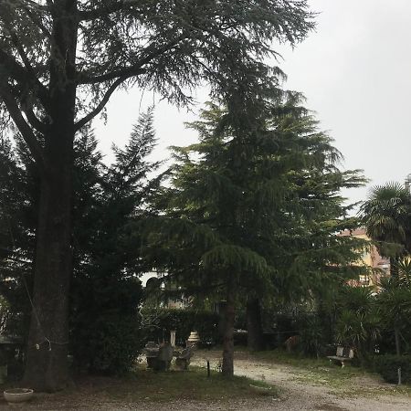 B&B " Guzzi - Inn " Манделло-дель-Ларіо Екстер'єр фото