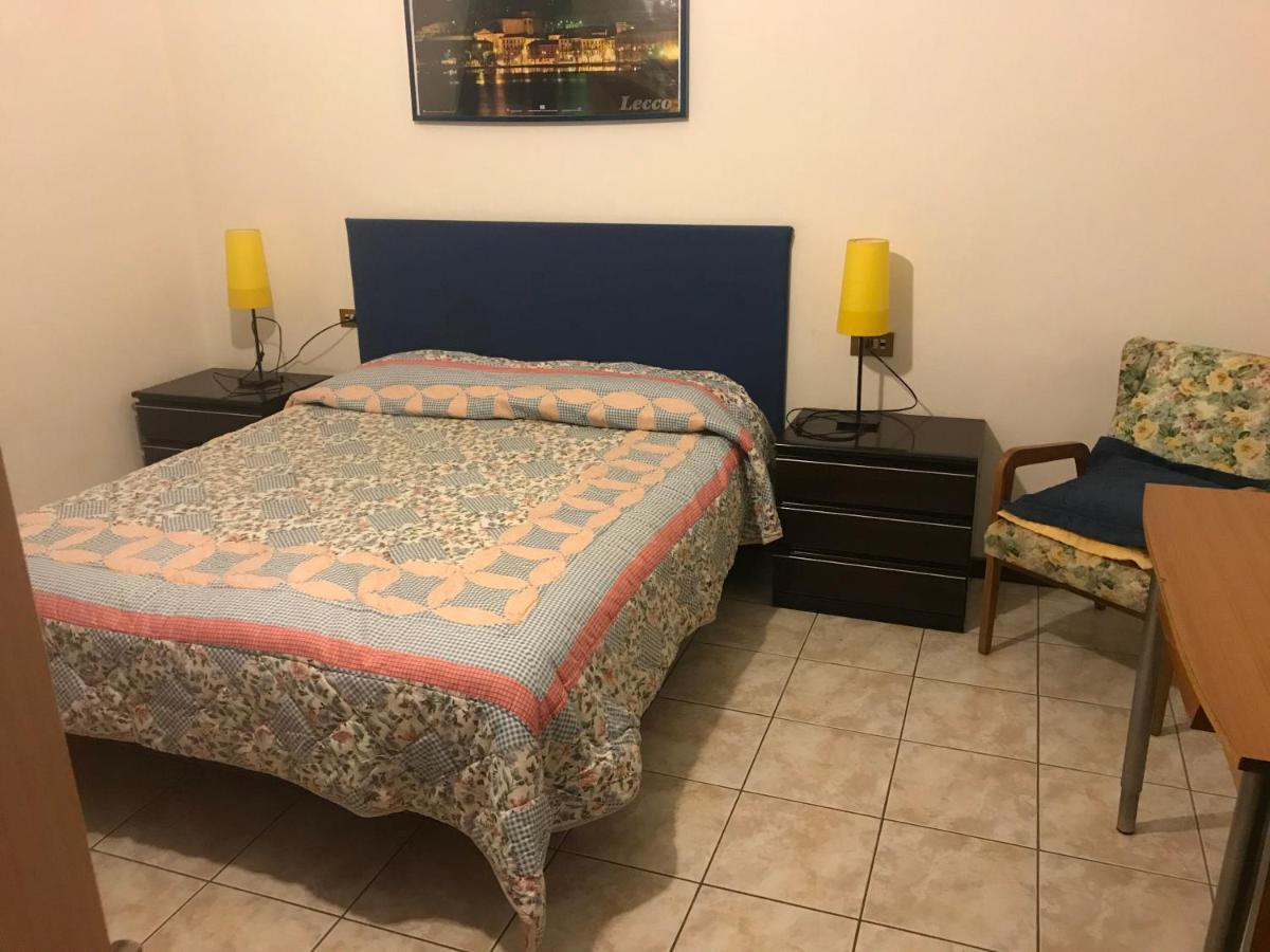 B&B " Guzzi - Inn " Манделло-дель-Ларіо Екстер'єр фото