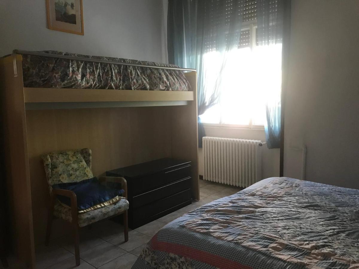 B&B " Guzzi - Inn " Манделло-дель-Ларіо Екстер'єр фото